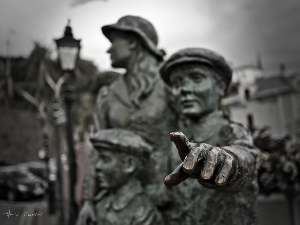 09 29 IMG 3089 Annie Moore statue   Cohb Island blog 1024px