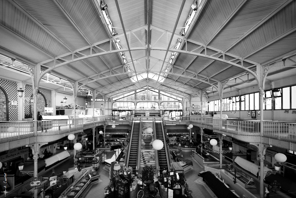 2018 09 12 IMG 4594 Les halles BW fb