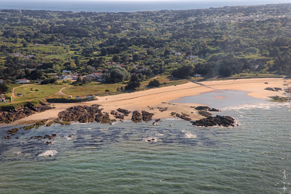 2019 05 13 IMG 7429 Yeu Island aerial view 0 fb